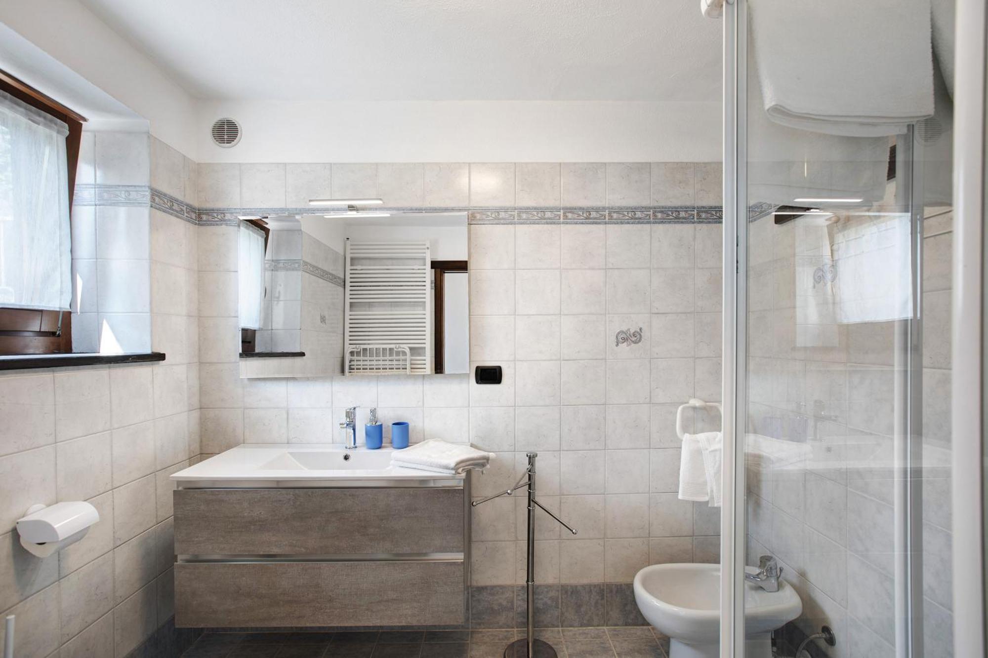 Casa Sabrina - Appartamento Blu Aosta Eksteriør bilde