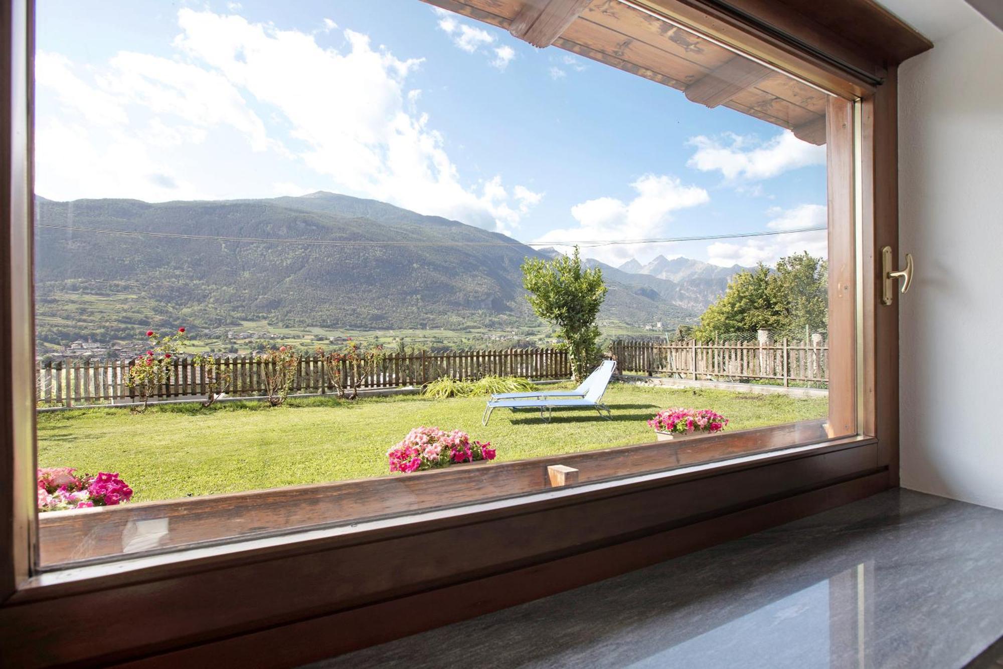 Casa Sabrina - Appartamento Blu Aosta Eksteriør bilde