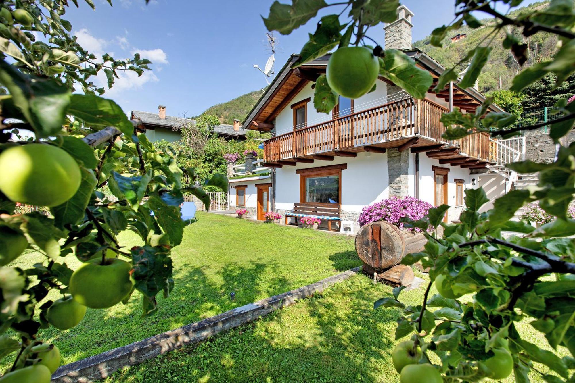 Casa Sabrina - Appartamento Blu Aosta Eksteriør bilde